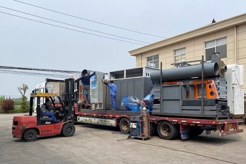 新月涂裝噴塑流水線設(shè)備生產(chǎn)發(fā)貨忙不停，保質(zhì)保量穩(wěn)生產(chǎn)